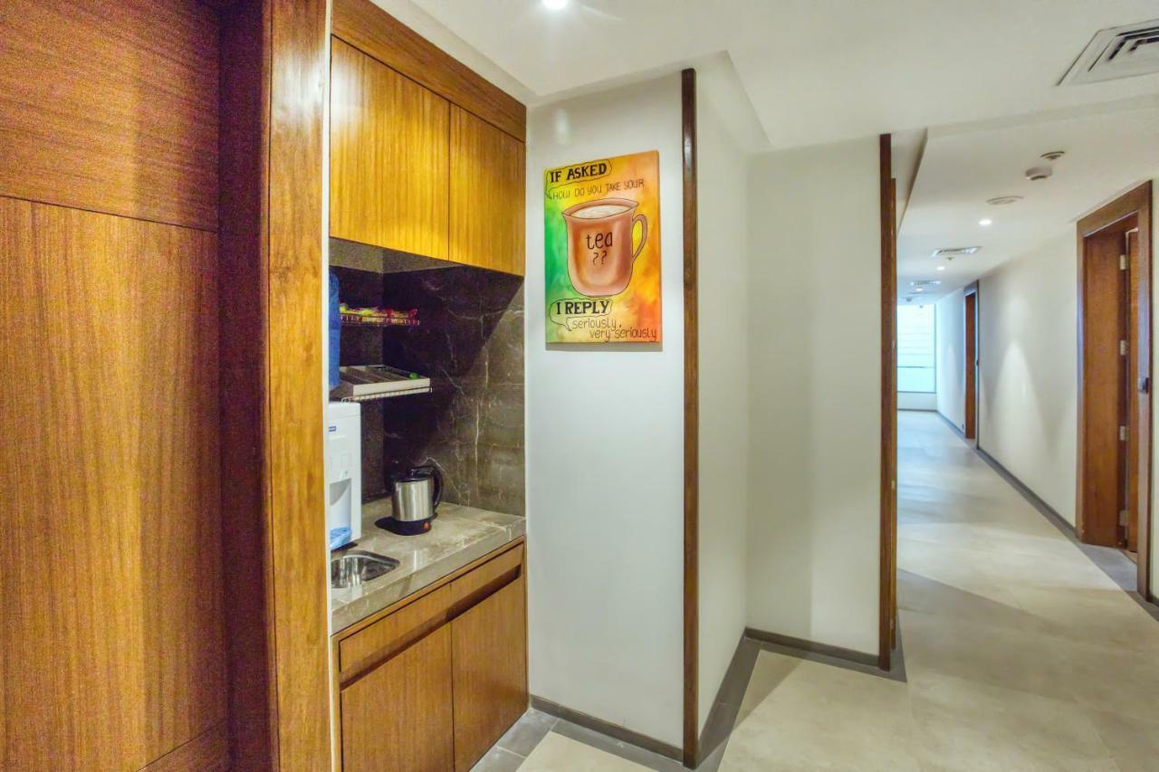 7 Apple Hotel - Viman Nagar Pune Bagian luar foto